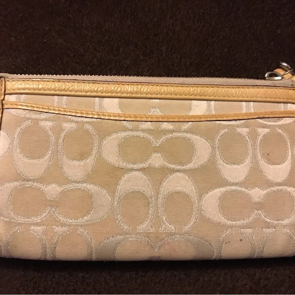 Coach Poppy Cream Wallet Wristlet